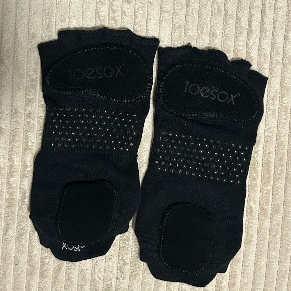 Black Grippy Toe Sox